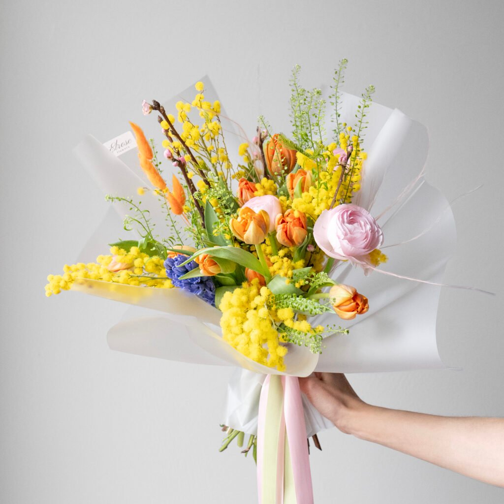 flower-delivery-malta-colorful-spring-bouquet