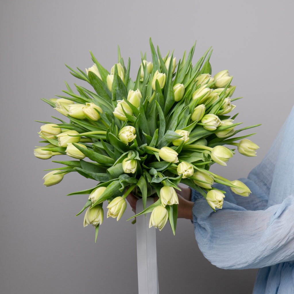flower-delivery-malta-green-tulips