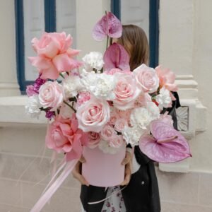 mix flowers in box Sliema Malta delivery